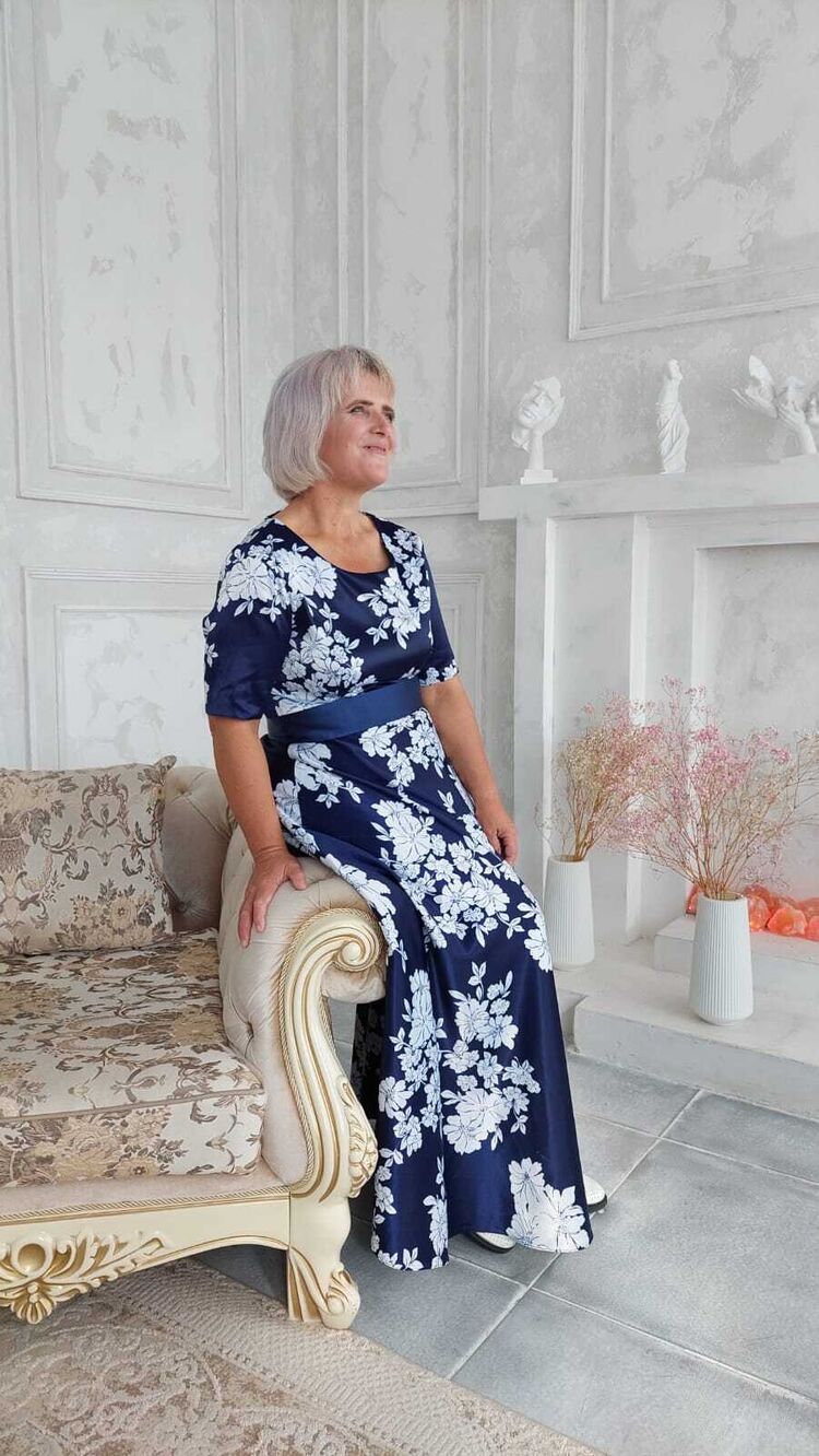  37650525  Larisa, 53 ,    