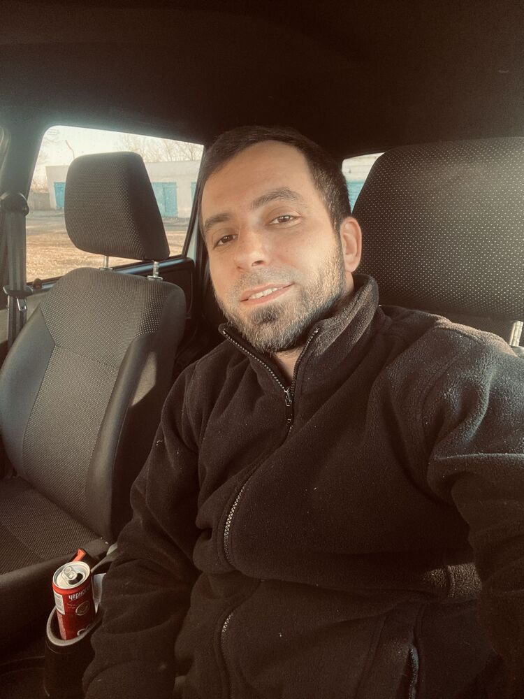  39721425  Nikolai, 32 ,    