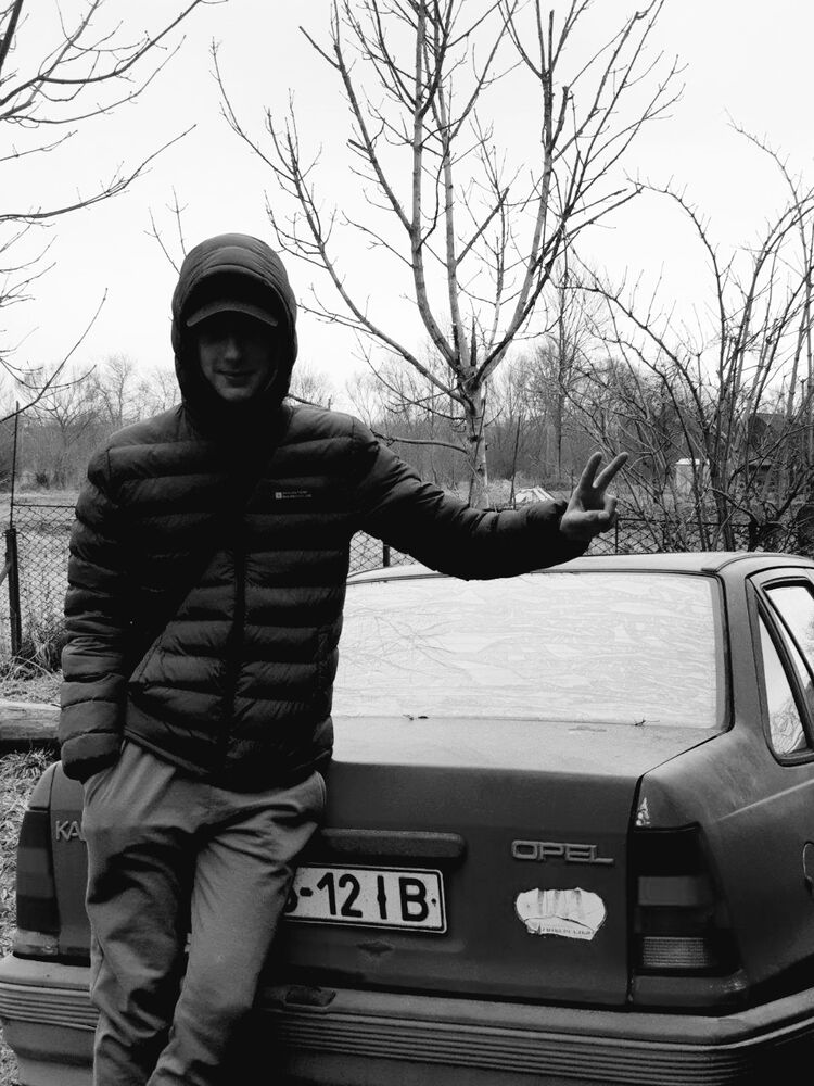  32649825  Vitaliy, 21 ,    