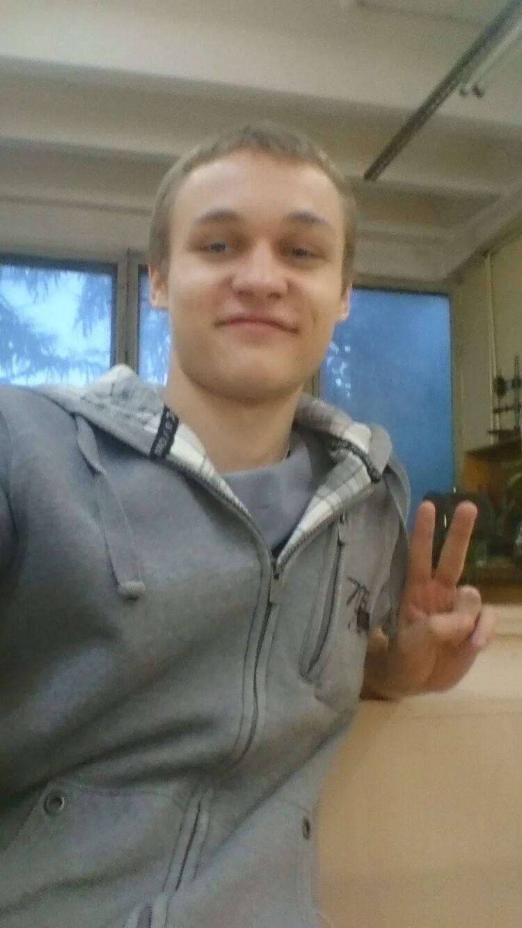  25033205  Vladimir, 32 ,    