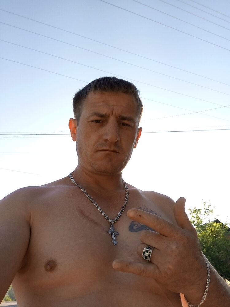  ,   Victor, 39 ,   