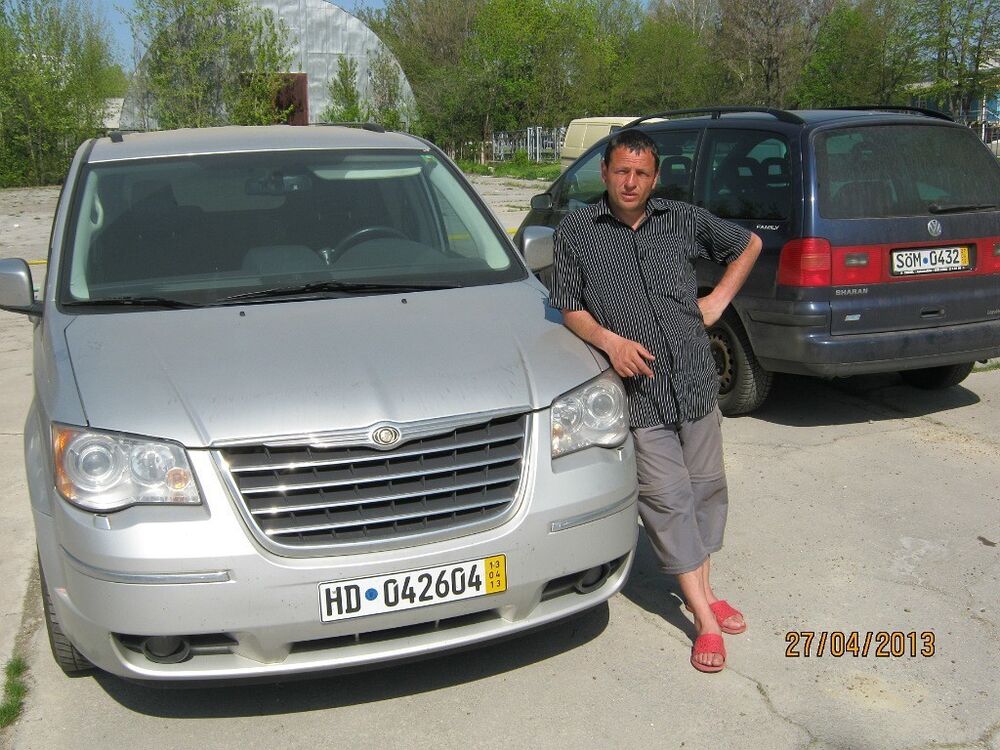 18967165  Edvard, 52 ,    