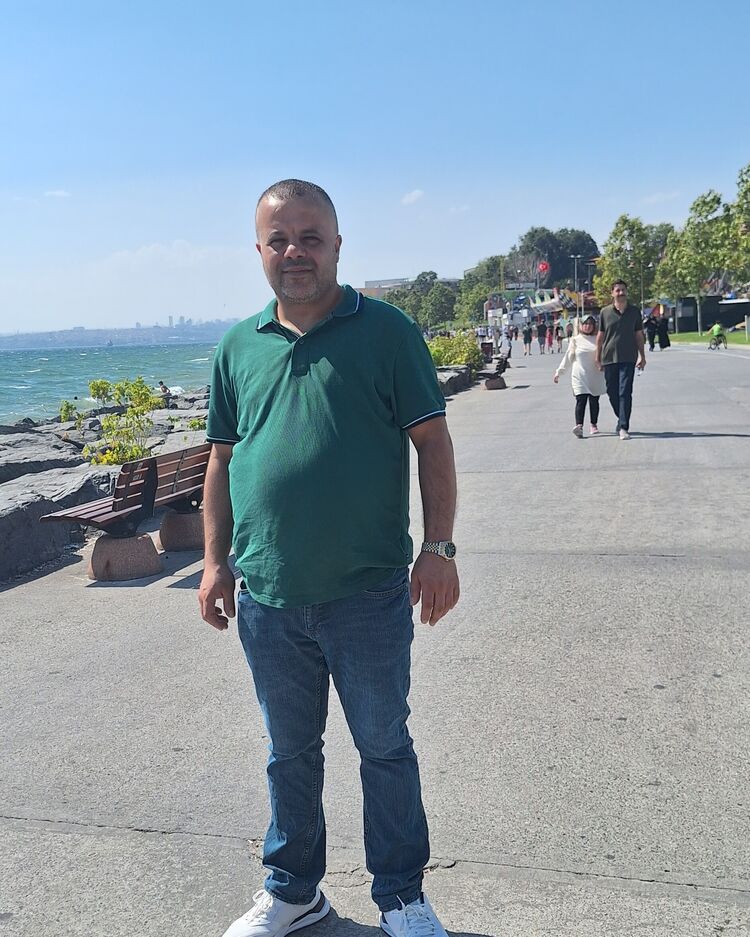  ,   Yusuf, 44 ,   ,   