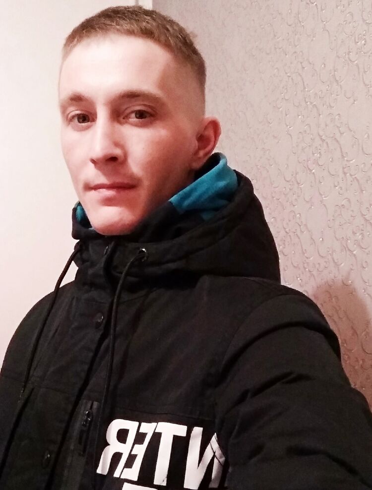  28388505  Vik, 33 ,    