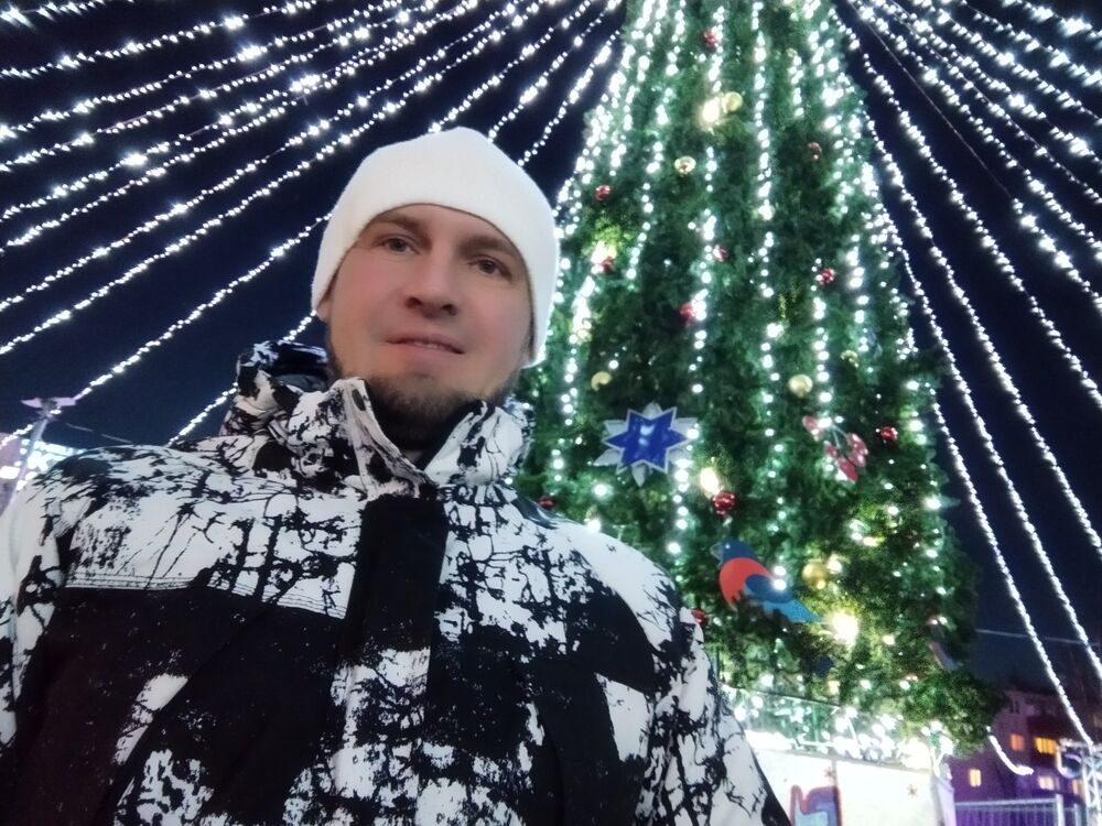  ,   Sergey, 39 ,   