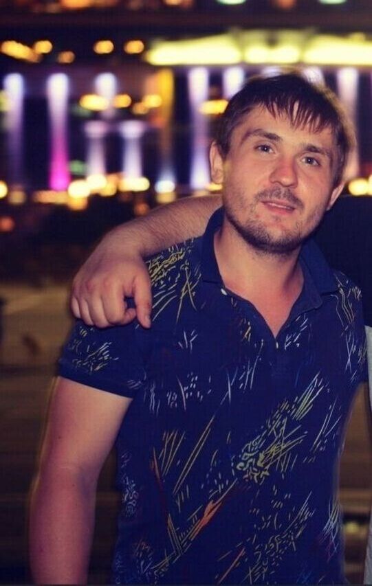  24148795  Vlad, 30 ,    