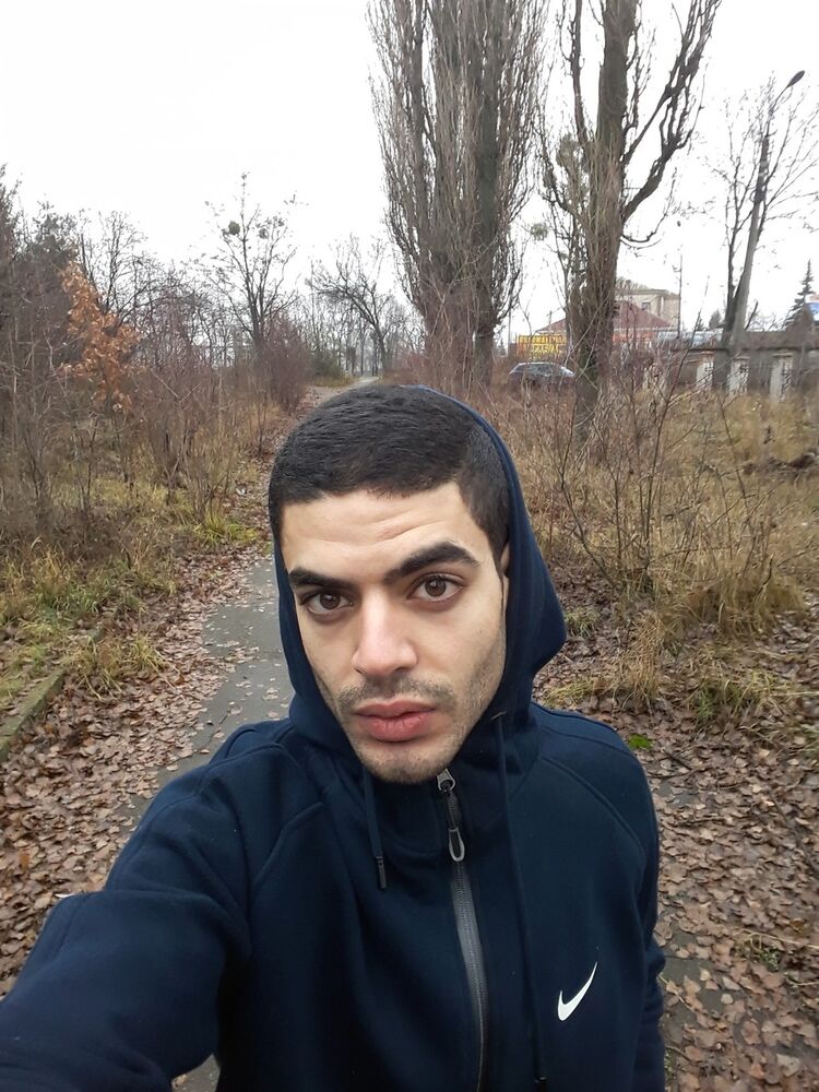  11085655  Elya, 28 ,    