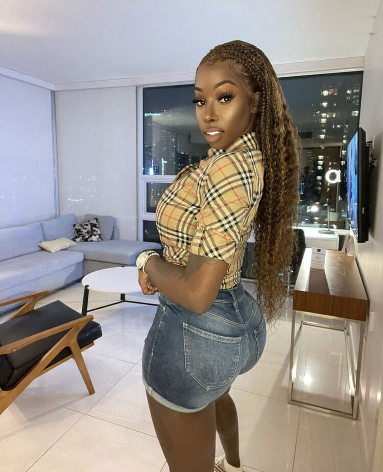  ,   Luci, 27 ,   ,   