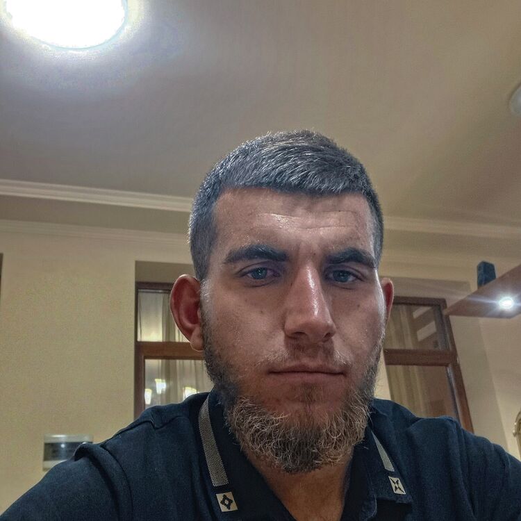  52939565  Melkon, 22 ,    