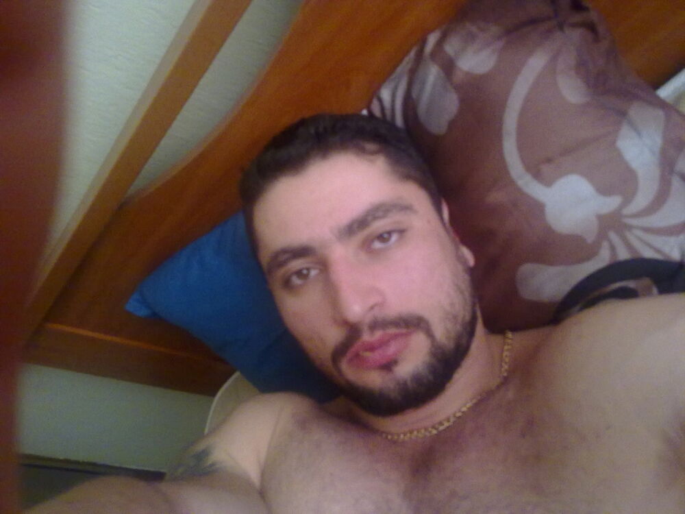  9818945  Xristo, 39 ,    