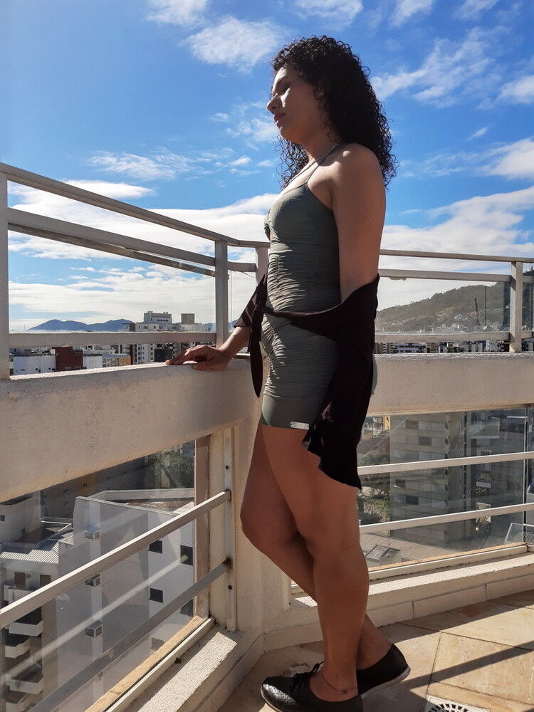 ,   Shadia, 49 ,   ,   , c , 
