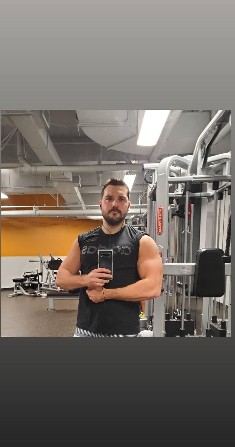  ,   Yevhen, 34 ,   c 