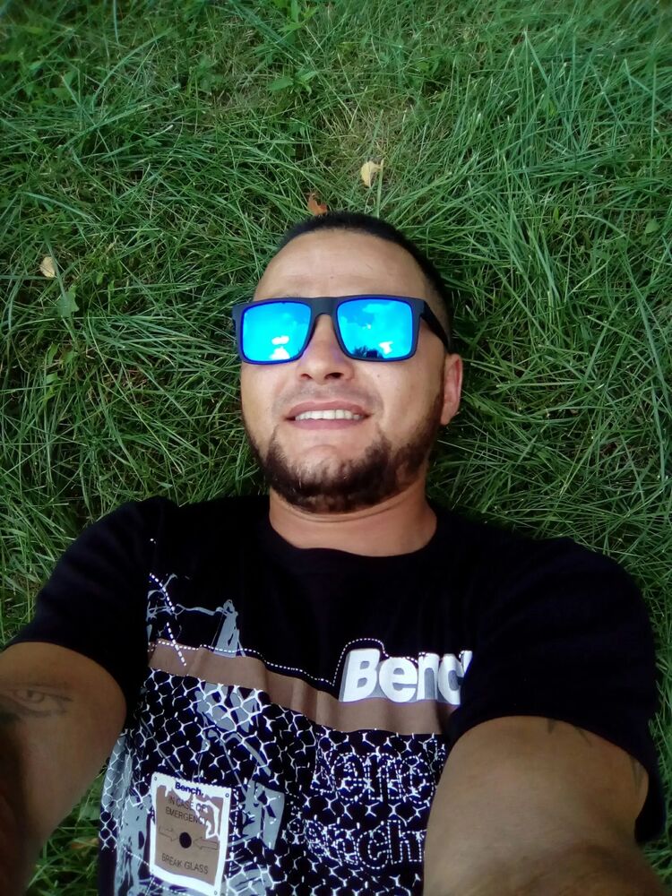  52967195  , 39 ,    