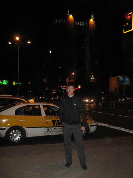 ,   Rich, 37 ,   
