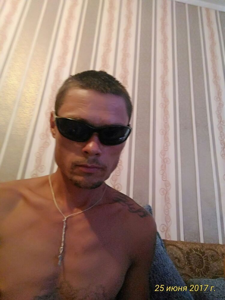  ,   Pavel, 42 ,   