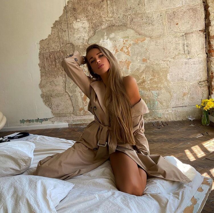  37126555  Olga, 31 ,    