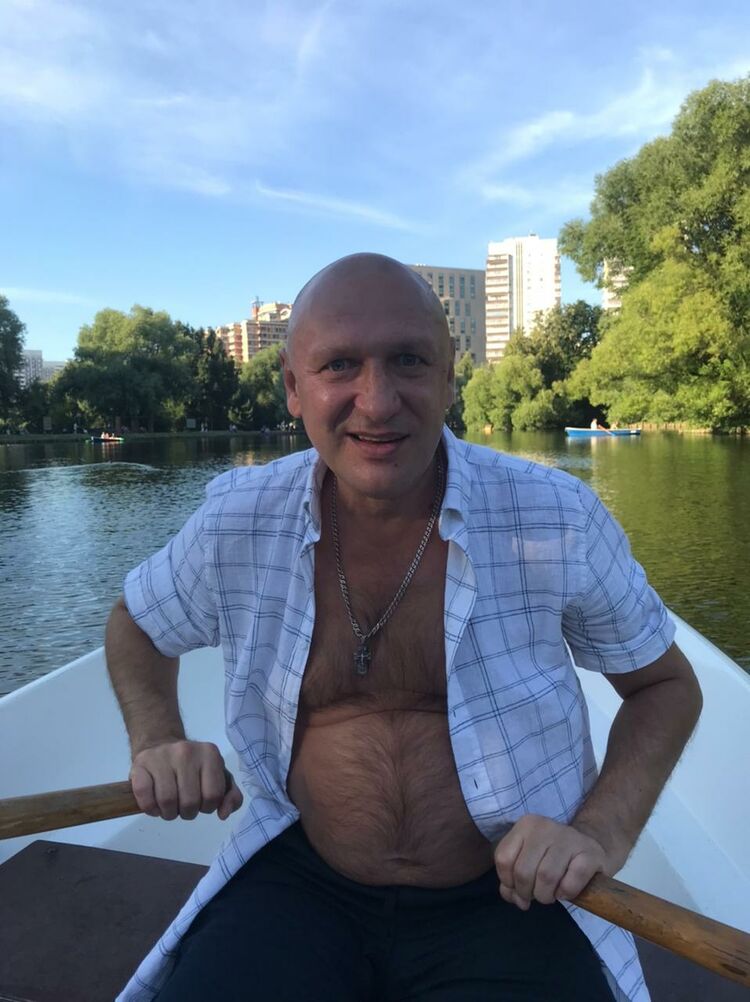  32912205  Yury, 54 ,    