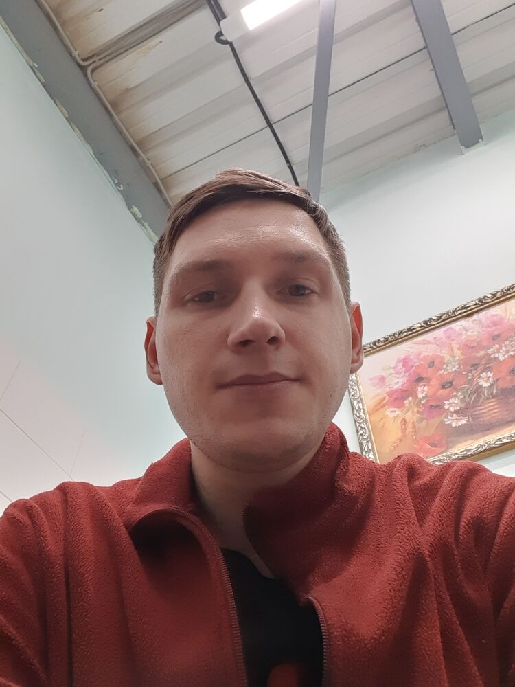  40785505  Stefan, 32 ,    
