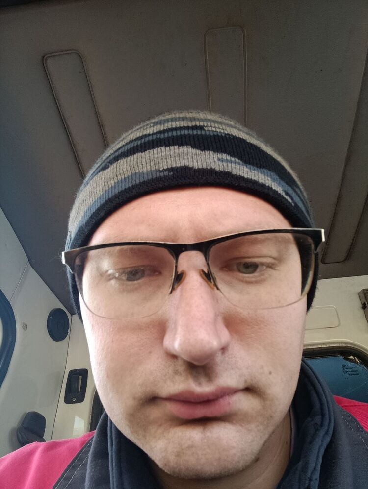  47084705  , 27 ,    