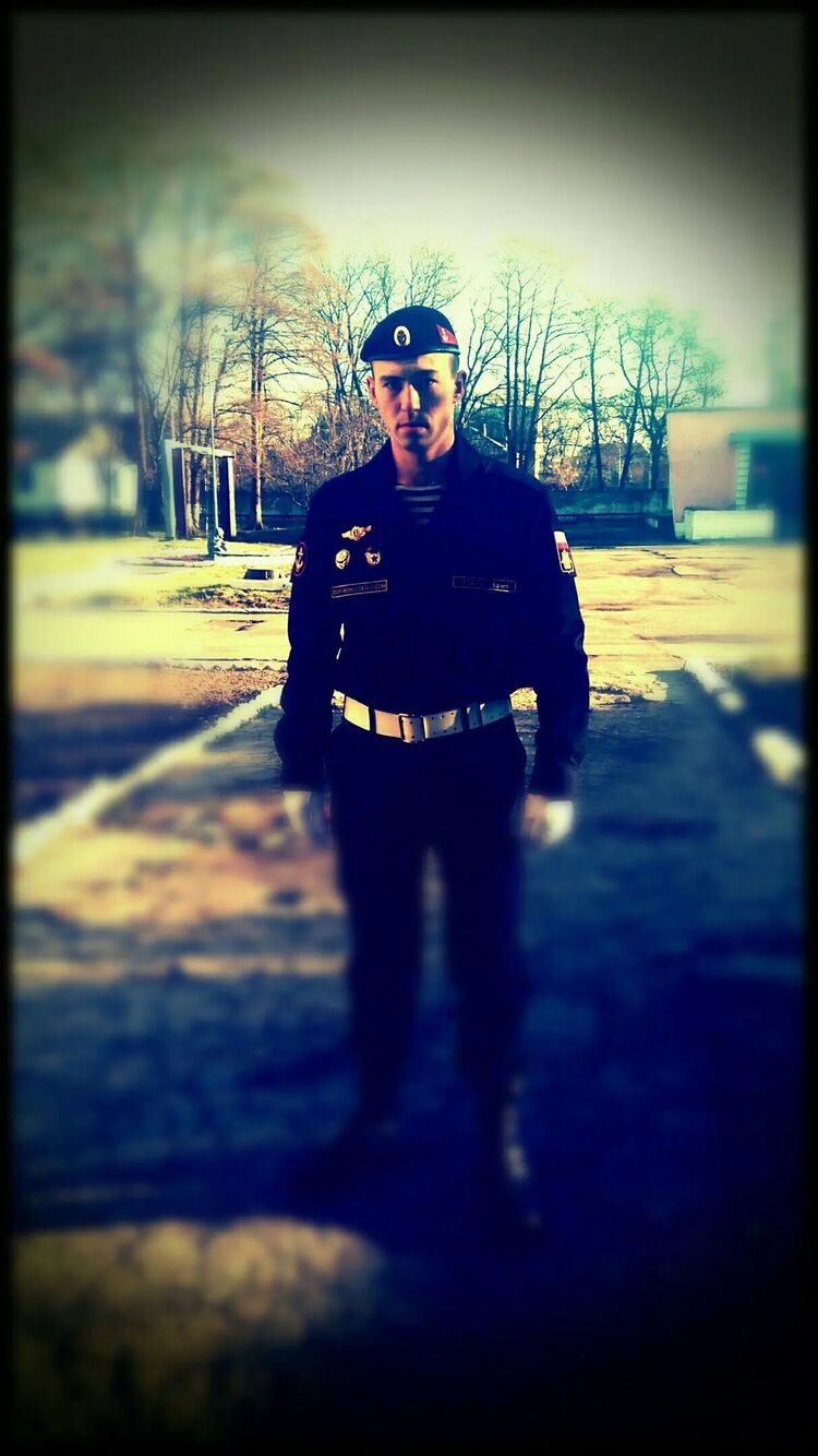  44729325  Roman, 31 ,    