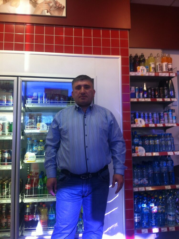  4292415  Zurab, 49 ,    