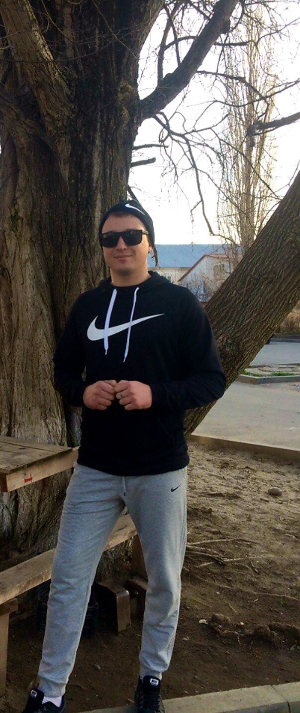  40198045  Ruslan, 31 ,    