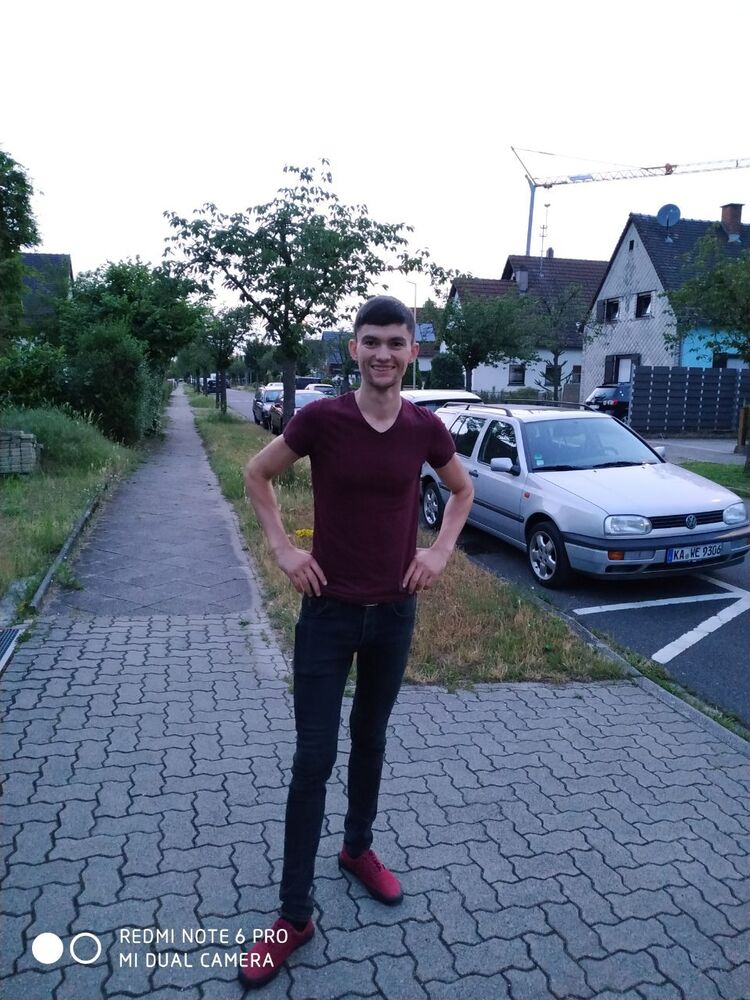  Karlsruhe,   Adrian, 27 ,   ,   , c 
