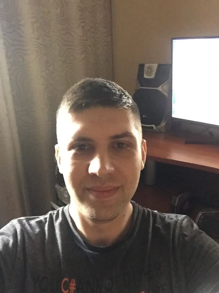  ,   Ilya, 31 ,   ,   , c , 