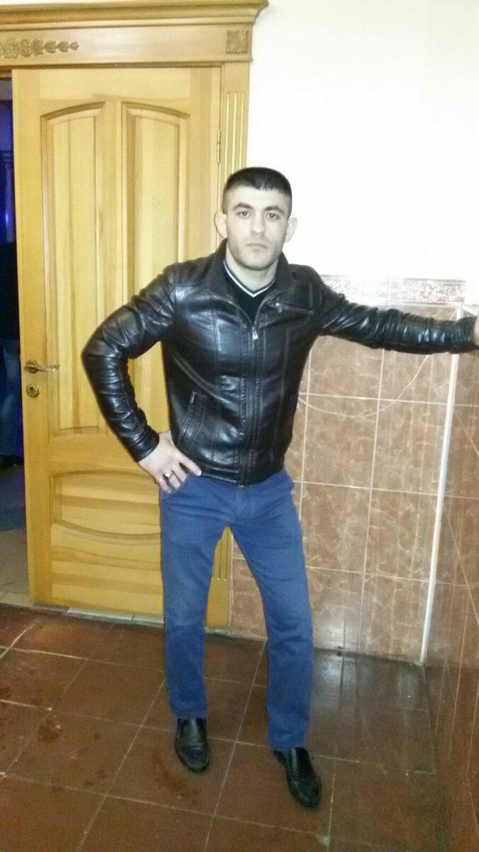  16130025  Emil, 34 ,    
