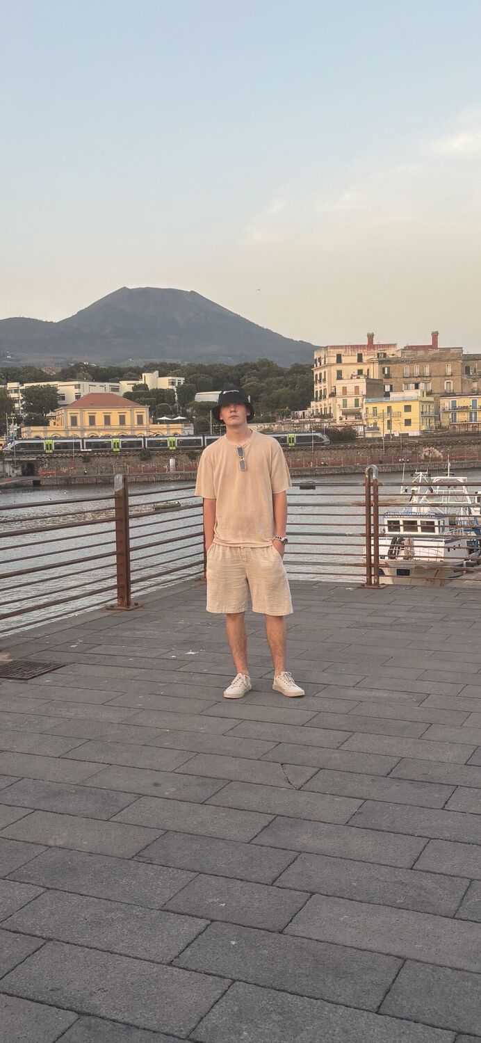  Bielany Wroclawskie,   Andrii, 20 ,   ,   