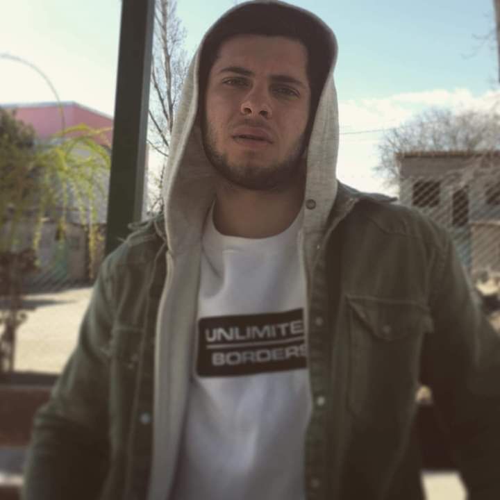  28187415  Luka, 26 ,    