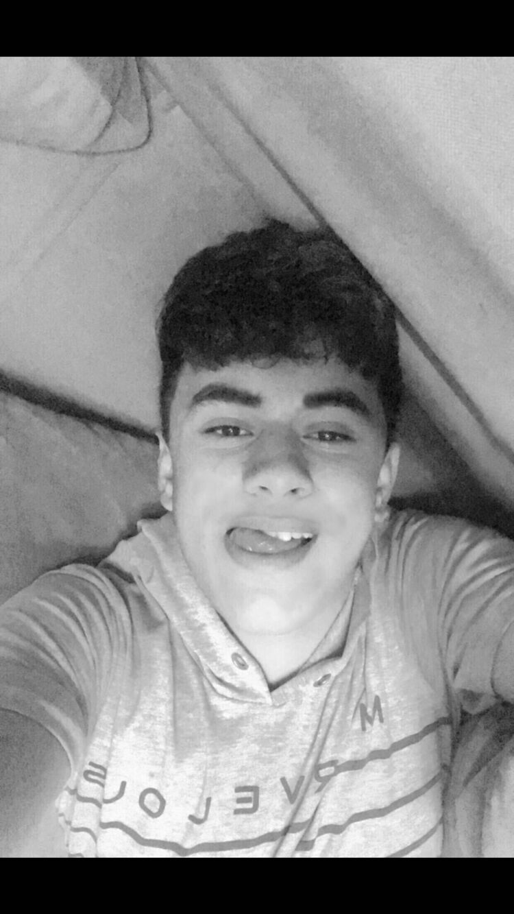  31090605  Muhammet, 24 ,    