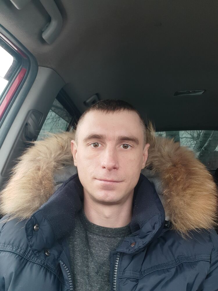  ,   Denis, 37 ,   c 