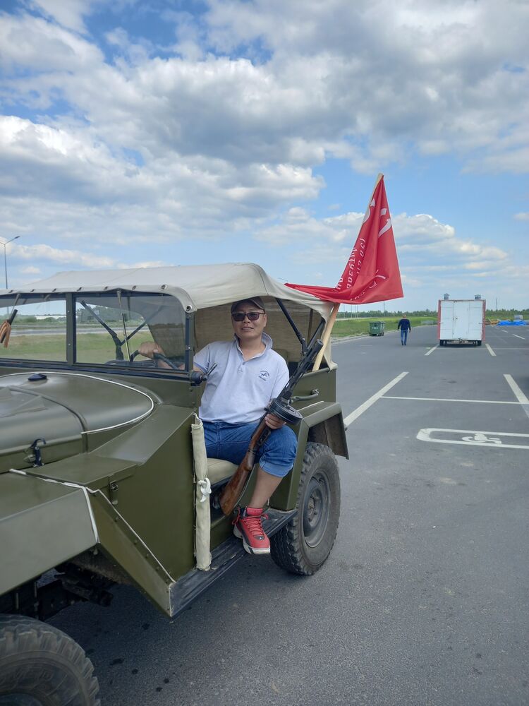  ,   Sergey, 40 ,  
