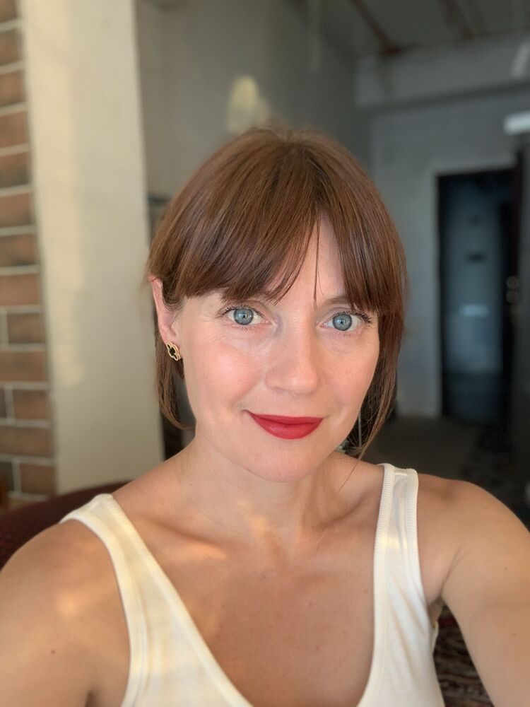  ,   Marina, 42 ,   c , 