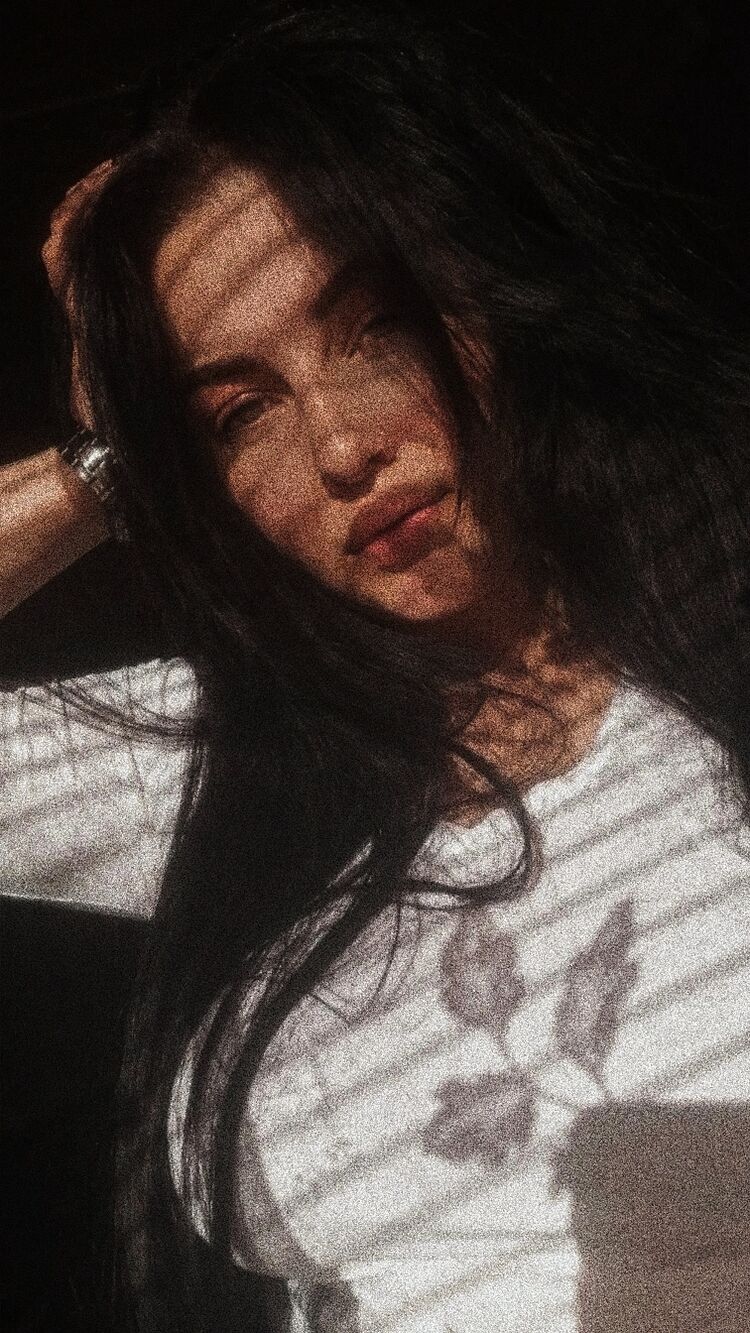  27061755  Daria, 26 ,    