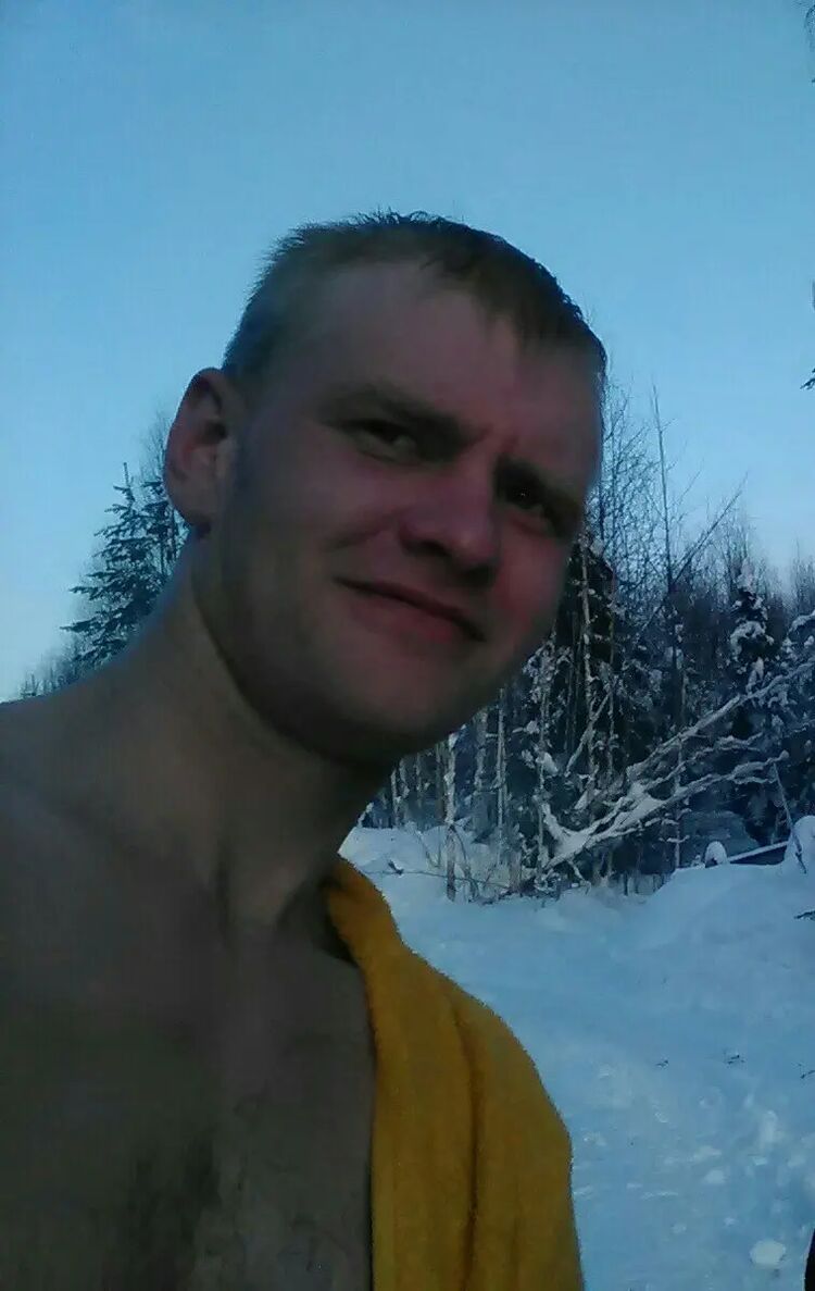  27082555  Alexander, 36 ,    