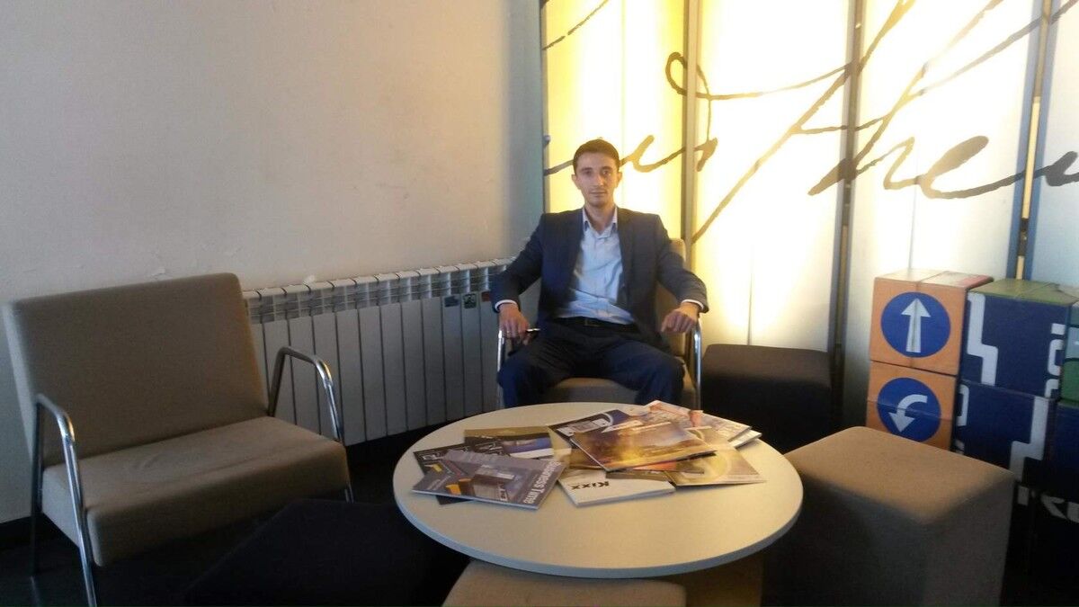  ,   Ruslan, 38 ,   ,   , c 