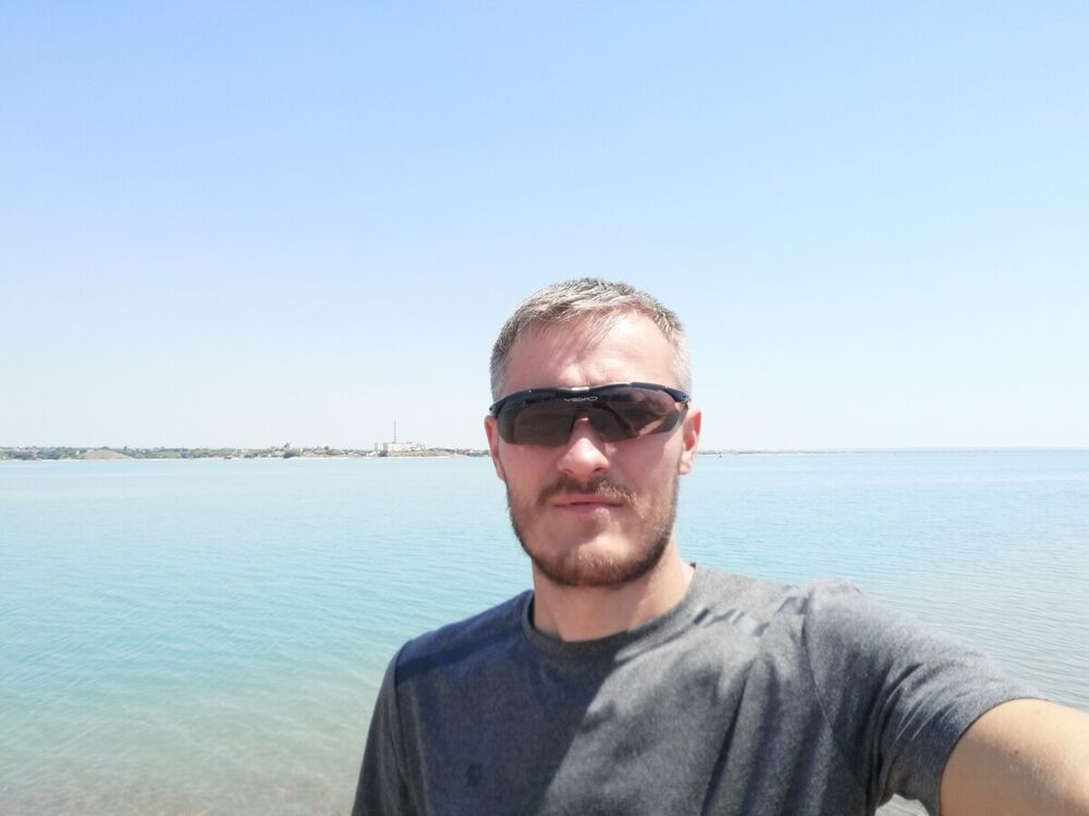  22459435  Oleg, 39 ,    