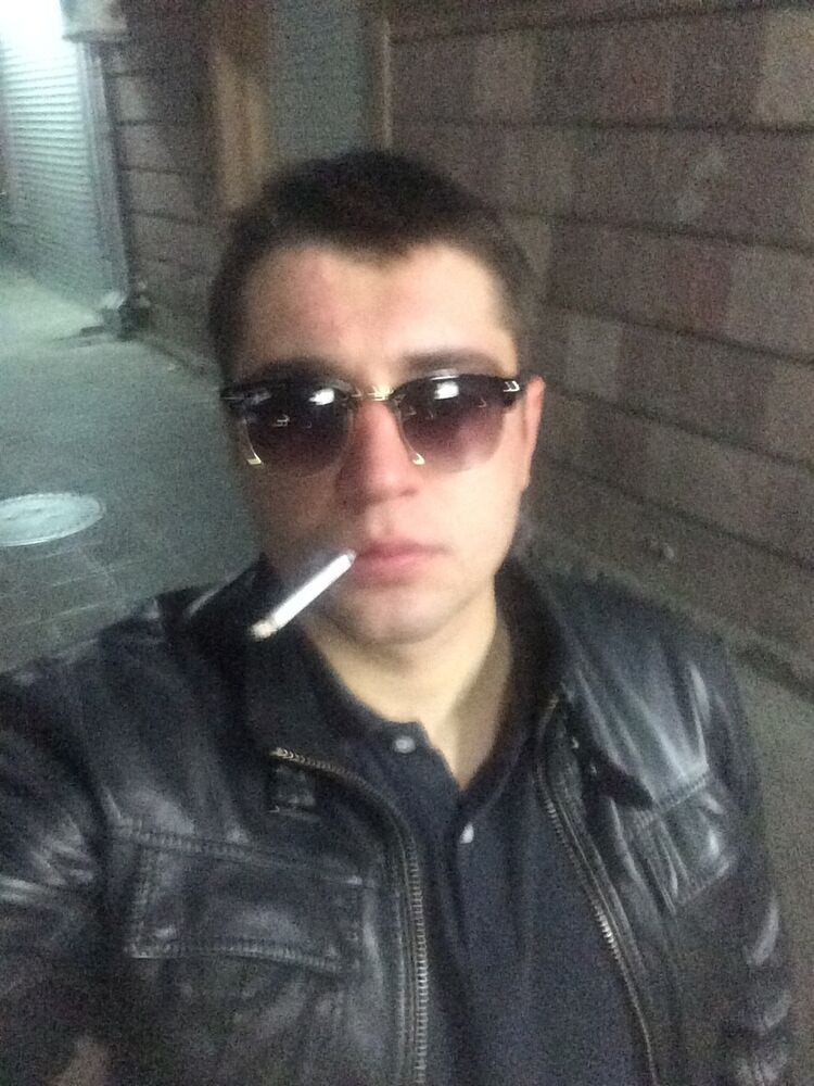  10736165  Jorik, 33 ,    