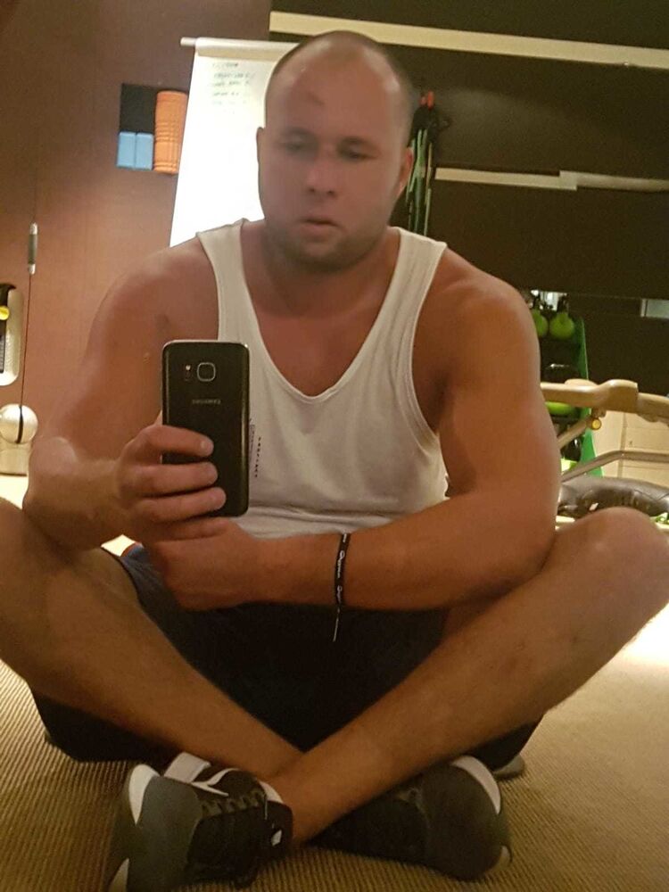  An Cabhan,   Oskar, 40 ,     , c 