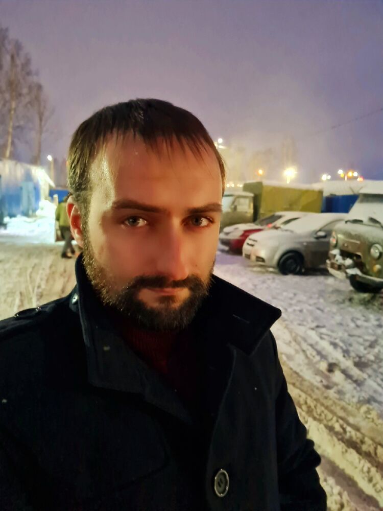  ,   Vladislav, 27 ,   ,   