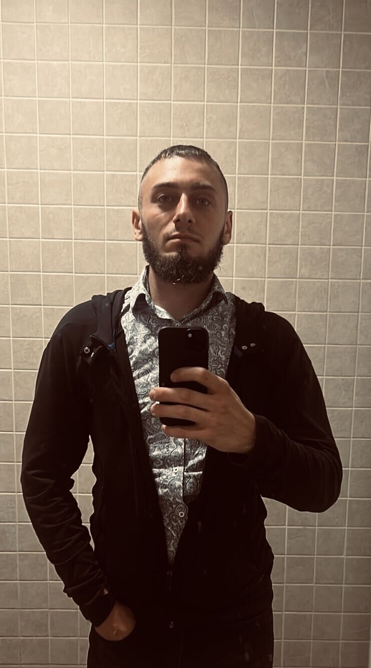  54281505  Sergiu, 27 ,    