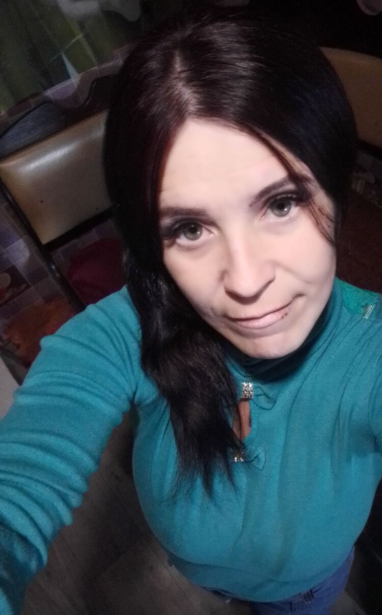  38953995  Lena, 39 ,    