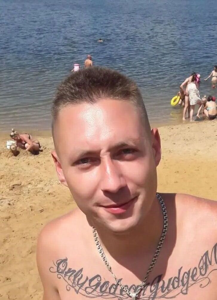  26248715  Roman, 31 ,    