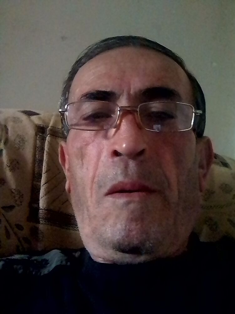  23703095  Mkrtich, 69 ,    
