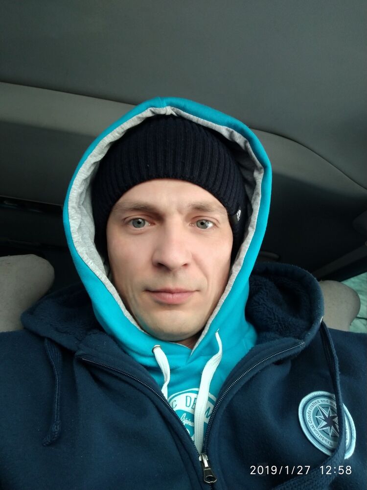  18143155  Alexandr, 42 ,    