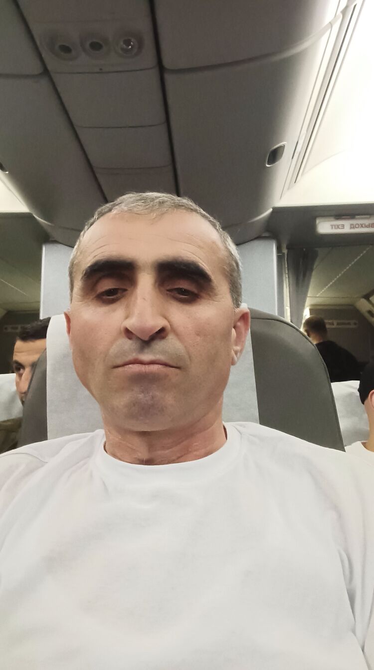  42827195  , 53 ,    