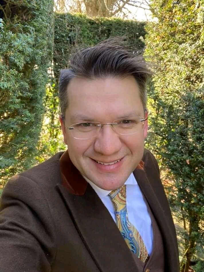  32631015  Andrei, 57 ,    