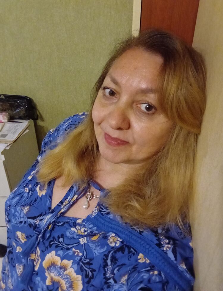  51738525  Olga, 48 ,     